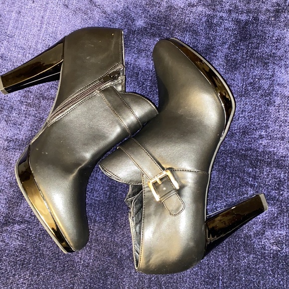 Booties - Picture 6 of 7